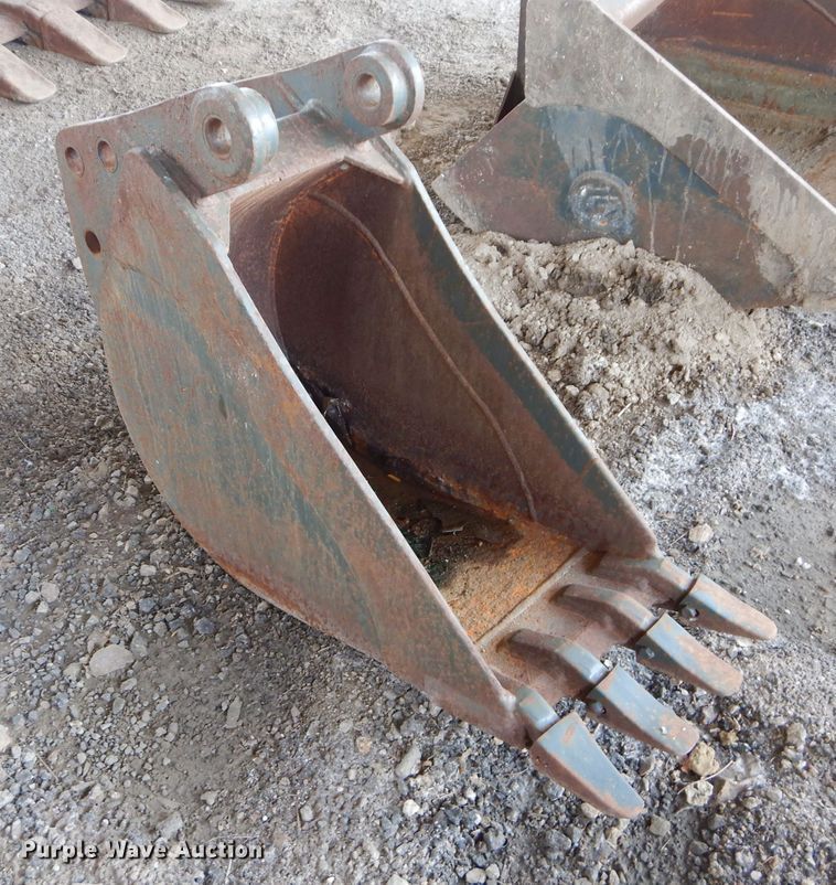 image for item HF9244 John Deere  16"W backhoe bucket