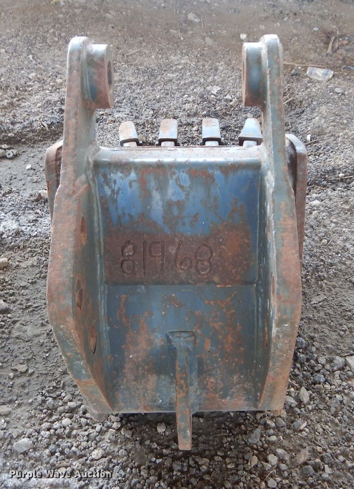 image for item HF9244 John Deere  16"W backhoe bucket