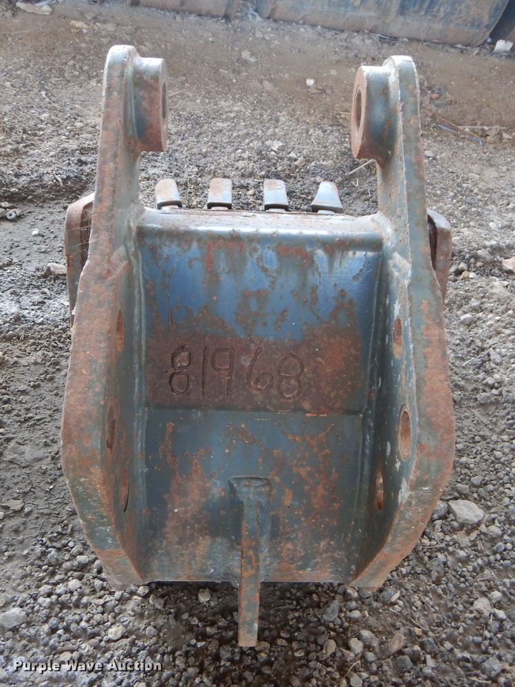 image for item HF9244 John Deere  16"W backhoe bucket