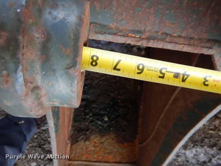 image for item HF9244 John Deere  16"W backhoe bucket