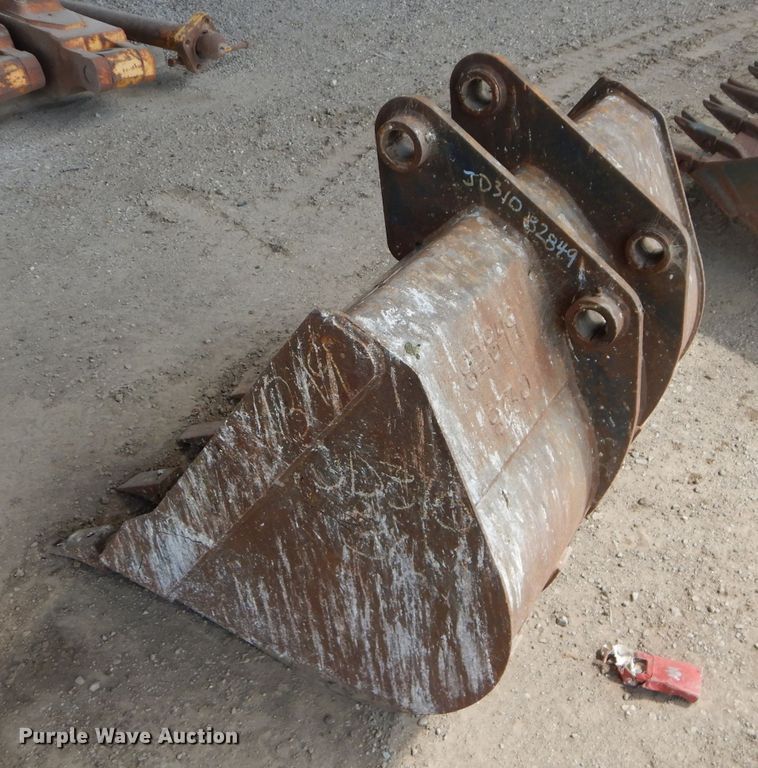 image for item HF9246 John Deere  36"W backhoe bucket