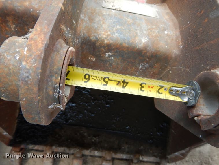 image for item HF9246 John Deere  36"W backhoe bucket