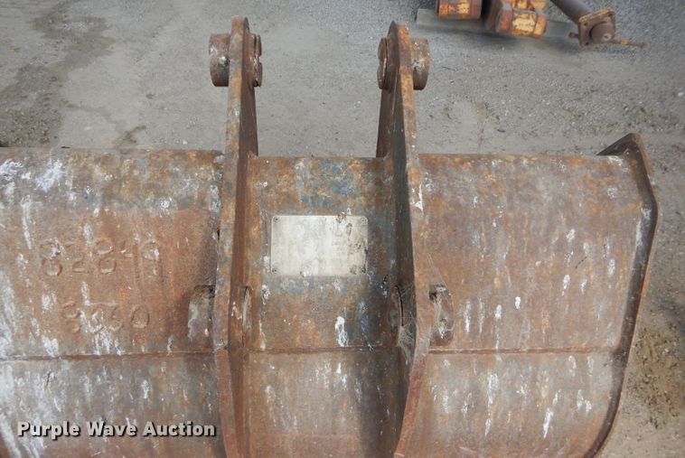 image for item HF9246 John Deere  36"W backhoe bucket