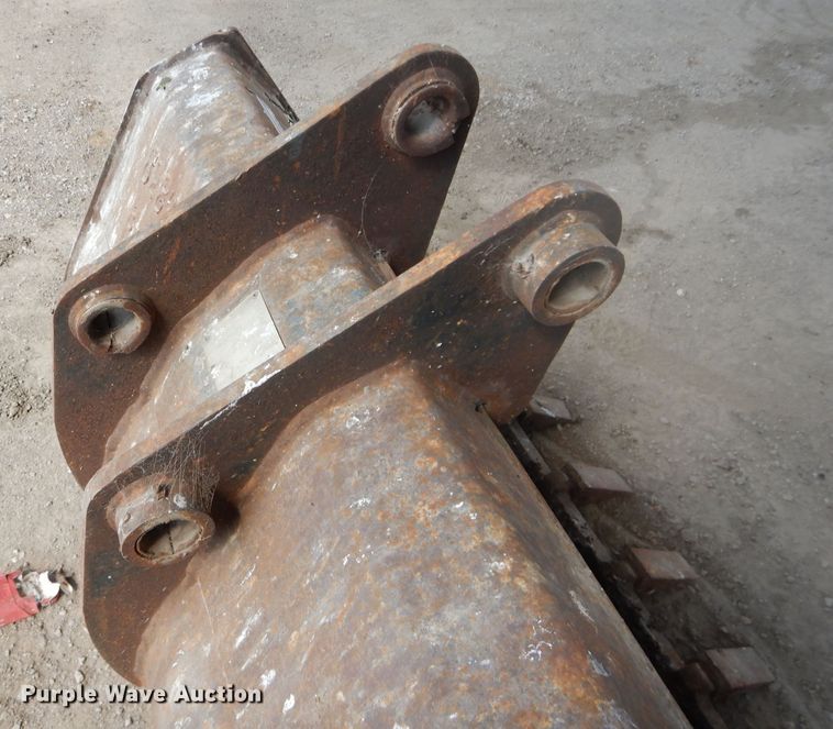 image for item HF9246 John Deere  36"W backhoe bucket