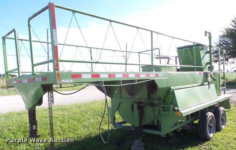 image for item HF9936 1998 Bowie 1100  hydro seeder