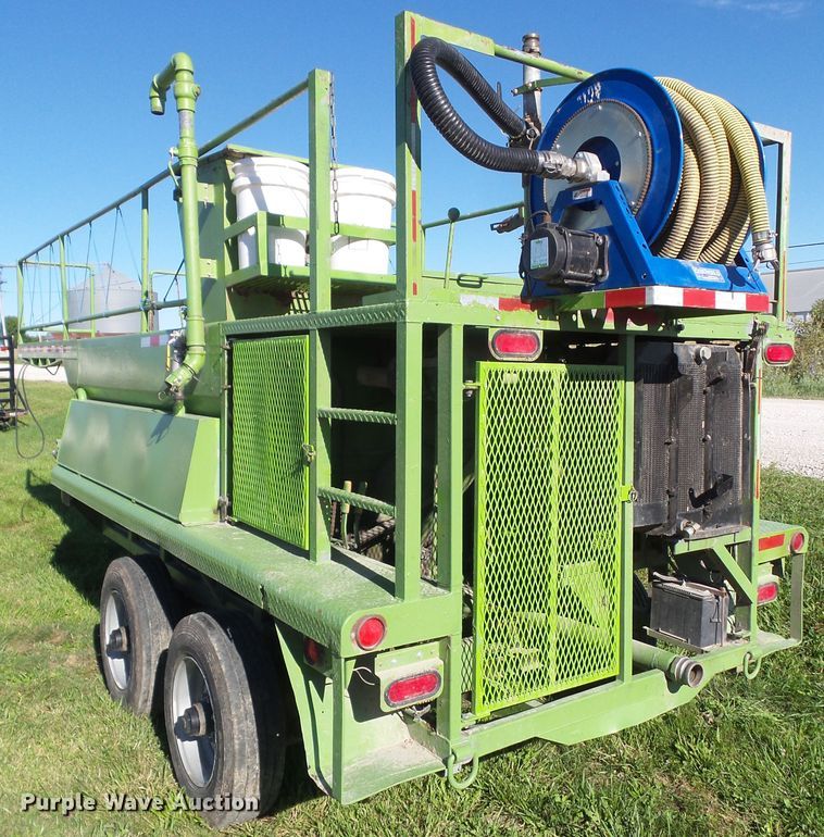 image for item HF9936 1998 Bowie 1100  hydro seeder