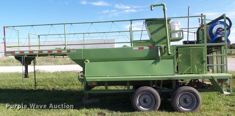 image for item HF9936 1998 Bowie 1100  hydro seeder