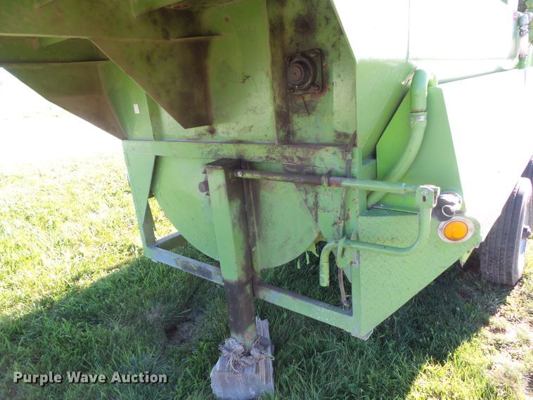 image for item HF9936 1998 Bowie 1100  hydro seeder