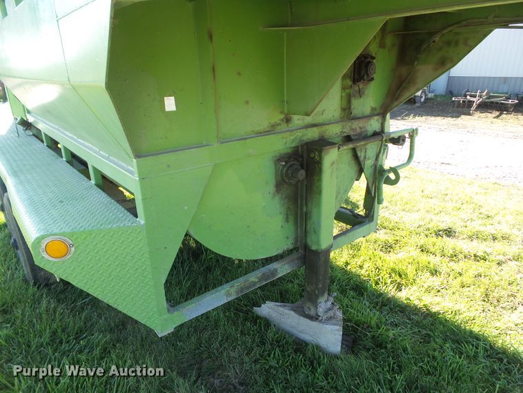 image for item HF9936 1998 Bowie 1100  hydro seeder