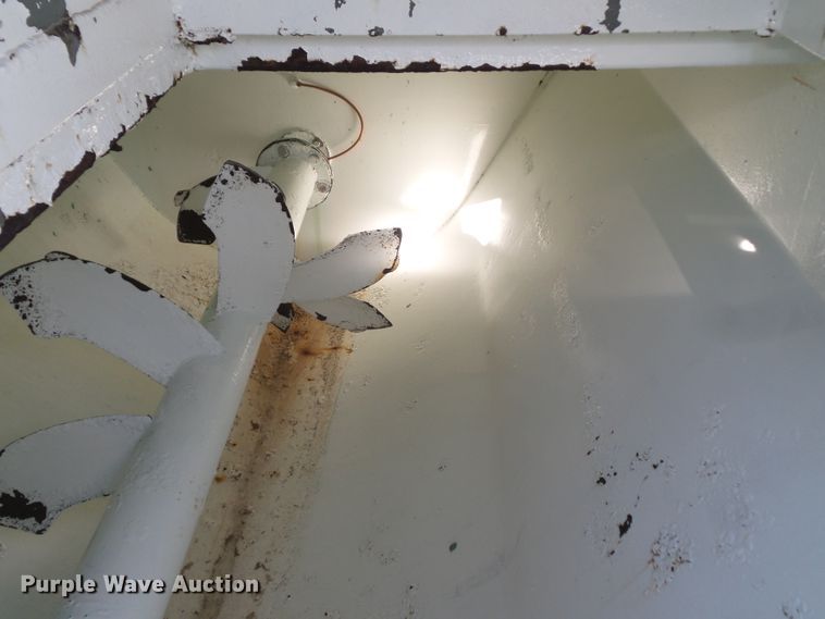 image for item HF9936 1998 Bowie 1100  hydro seeder