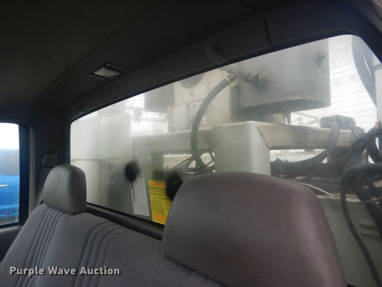 image for item HU9276 2002 Chevrolet Silverado 3500  bucket truck