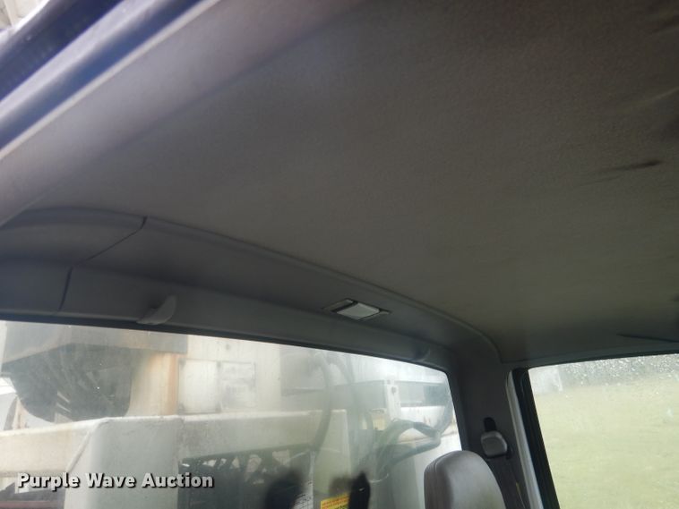 image for item HU9276 2002 Chevrolet Silverado 3500  bucket truck