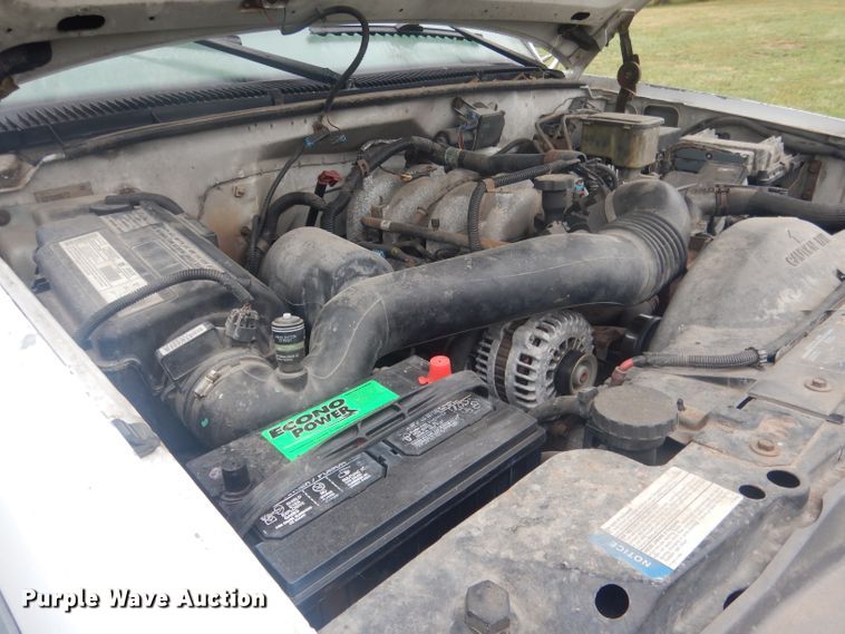 image for item HU9276 2002 Chevrolet Silverado 3500  bucket truck