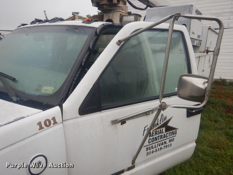 image for item HU9276 2002 Chevrolet Silverado 3500  bucket truck