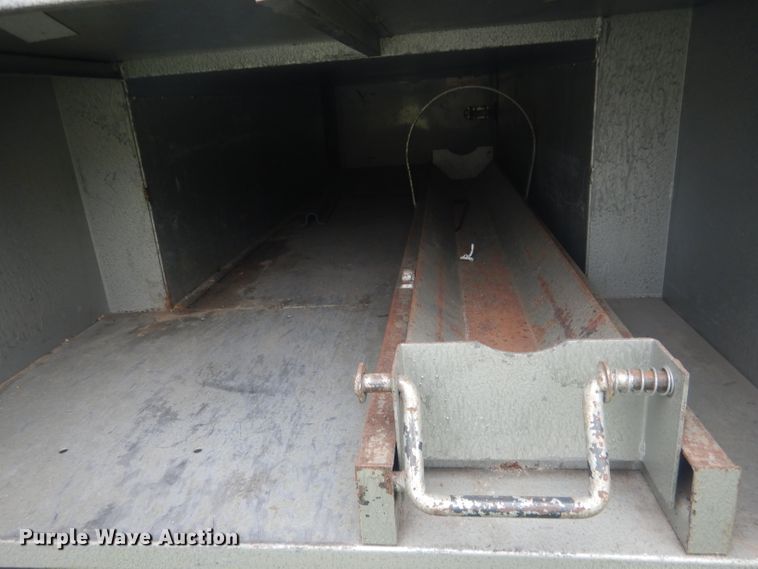 image for item HU9276 2002 Chevrolet Silverado 3500  bucket truck