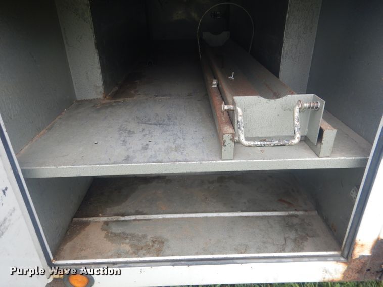 image for item HU9276 2002 Chevrolet Silverado 3500  bucket truck