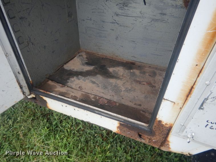 image for item HU9276 2002 Chevrolet Silverado 3500  bucket truck