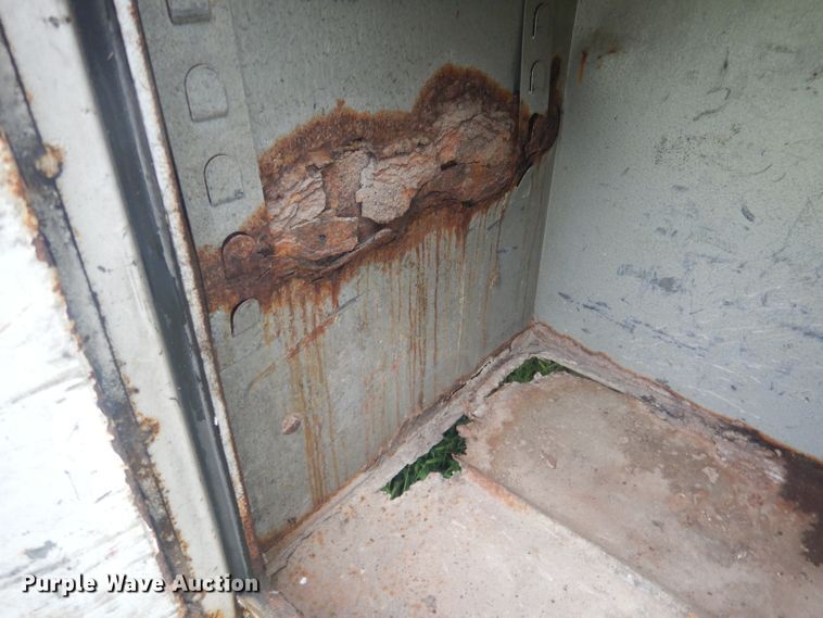 image for item HU9276 2002 Chevrolet Silverado 3500  bucket truck