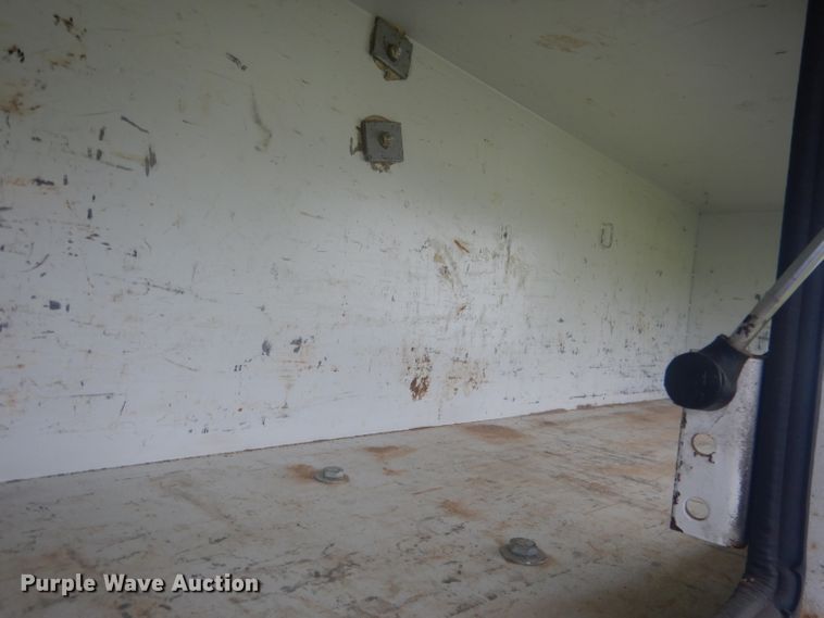 image for item HU9276 2002 Chevrolet Silverado 3500  bucket truck