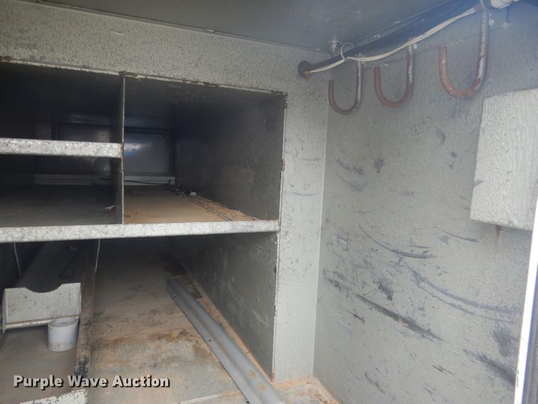 image for item HU9276 2002 Chevrolet Silverado 3500  bucket truck