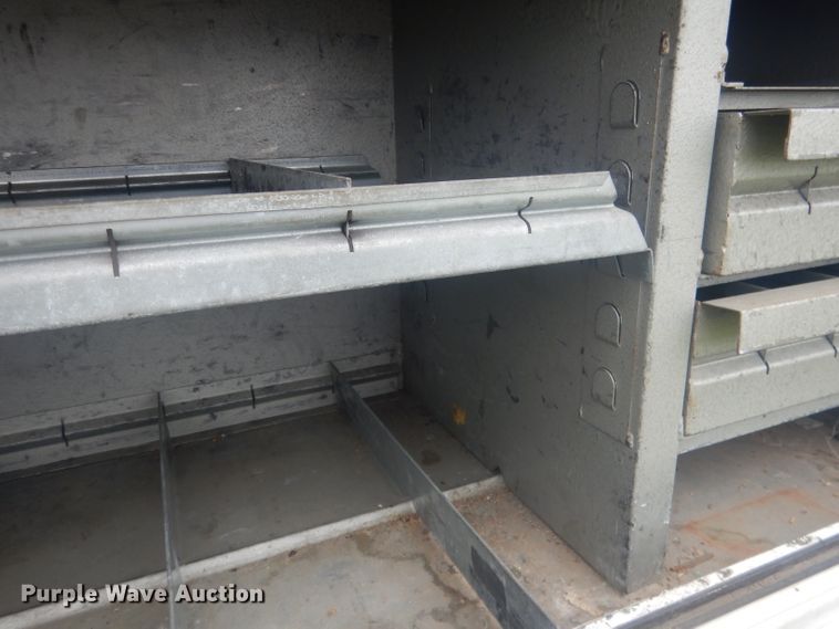 image for item HU9276 2002 Chevrolet Silverado 3500  bucket truck