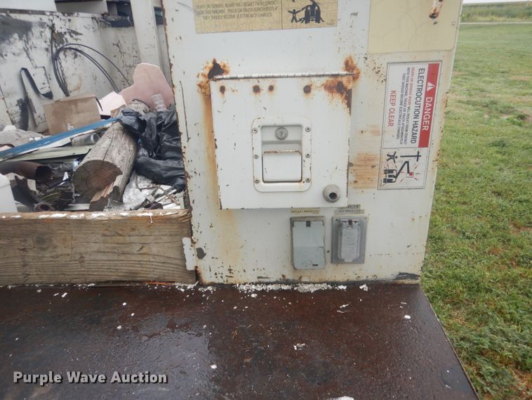 image for item HU9276 2002 Chevrolet Silverado 3500  bucket truck