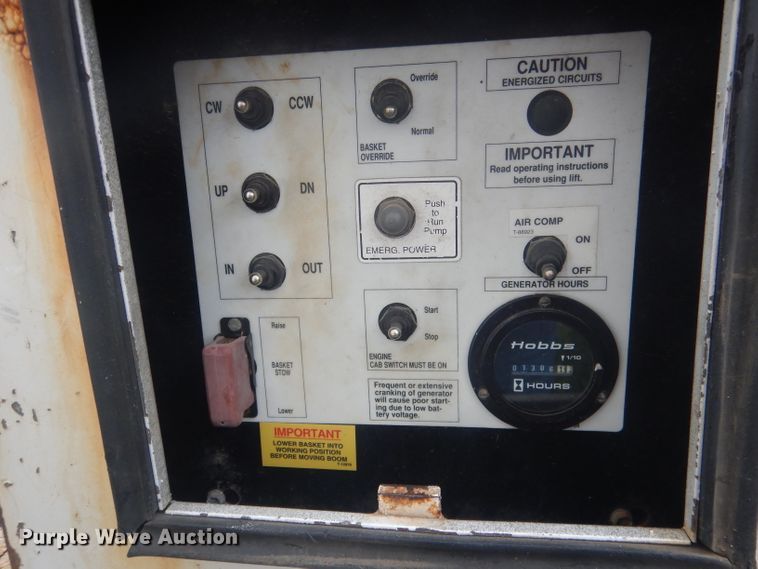 image for item HU9276 2002 Chevrolet Silverado 3500  bucket truck