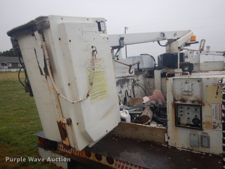 image for item HU9276 2002 Chevrolet Silverado 3500  bucket truck