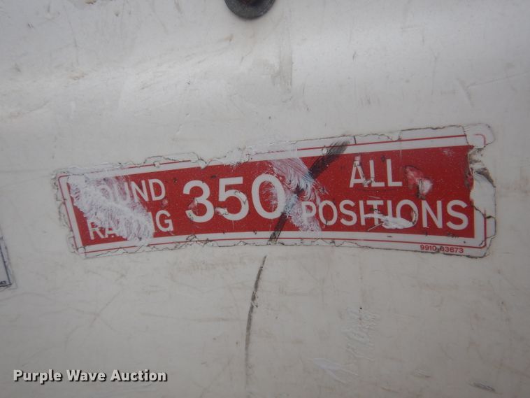 image for item HU9276 2002 Chevrolet Silverado 3500  bucket truck