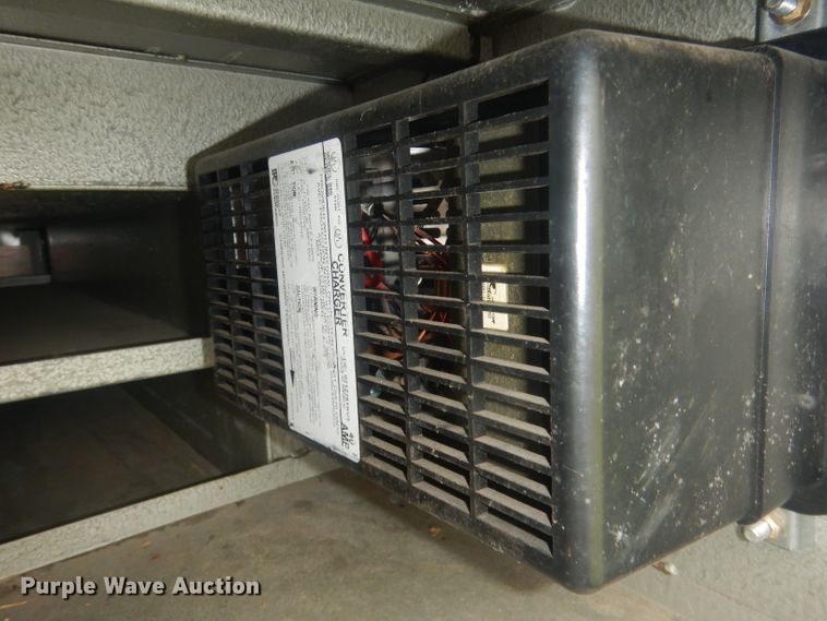 image for item HU9276 2002 Chevrolet Silverado 3500  bucket truck