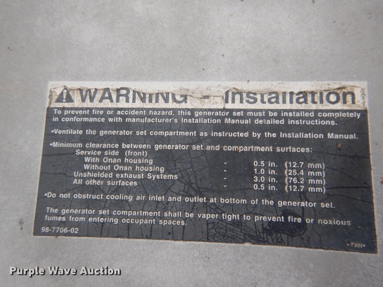 image for item HU9276 2002 Chevrolet Silverado 3500  bucket truck