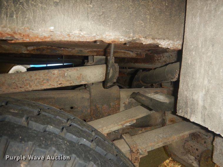 image for item HU9276 2002 Chevrolet Silverado 3500  bucket truck