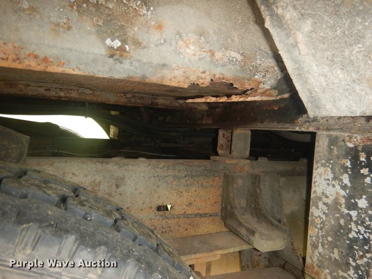 image for item HU9276 2002 Chevrolet Silverado 3500  bucket truck