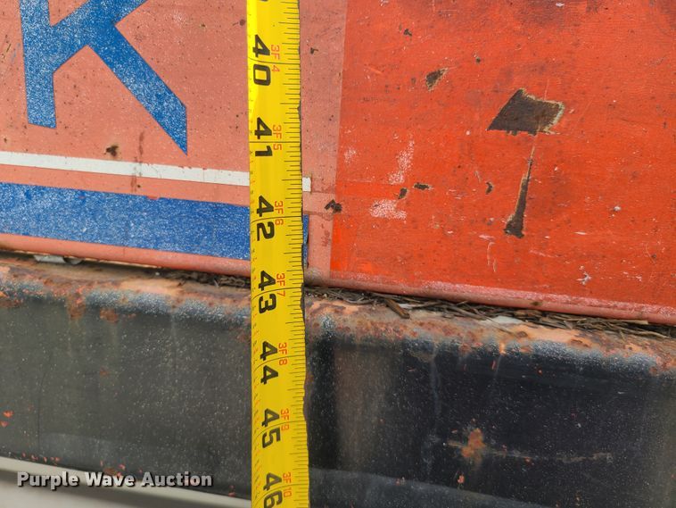 image for item IC9888 1998 Skyjack SJIII 6832  scissor lift