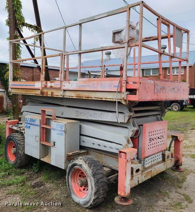 image for item IC9889 2000 Skyjack SJ8841  scissor lift