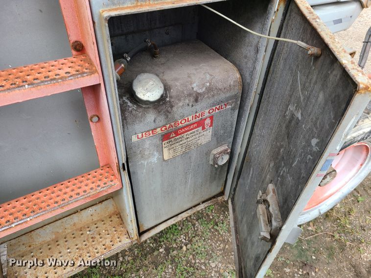 image for item IC9889 2000 Skyjack SJ8841  scissor lift