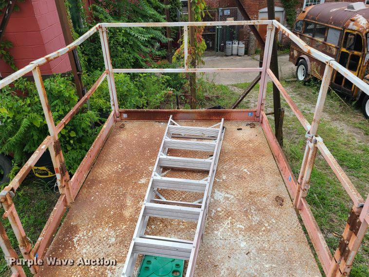 image for item IC9889 2000 Skyjack SJ8841  scissor lift