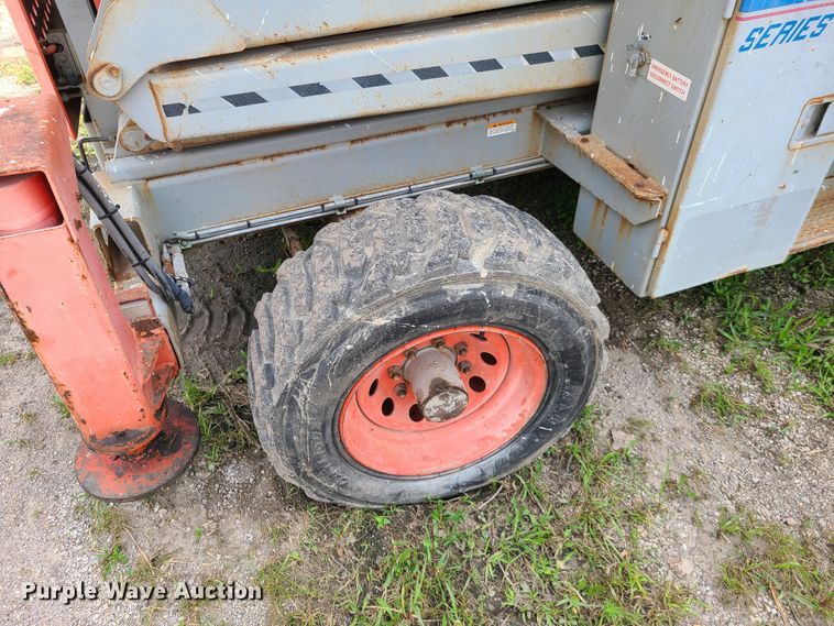 image for item IC9889 2000 Skyjack SJ8841  scissor lift