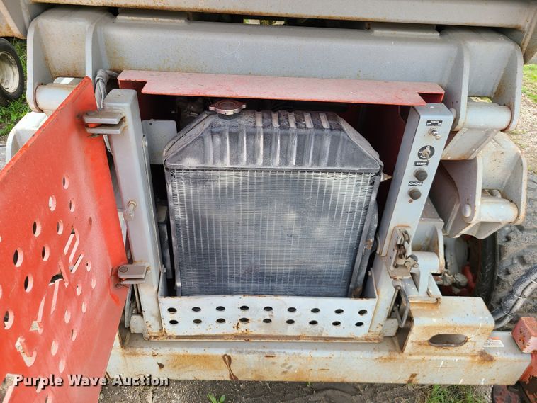 image for item IC9889 2000 Skyjack SJ8841  scissor lift