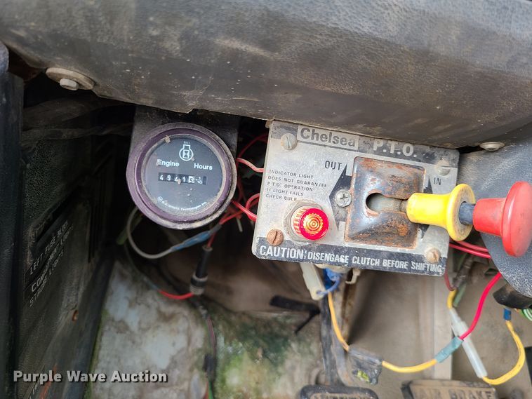 image for item IC9891 1989 Ford F700  bucket truck