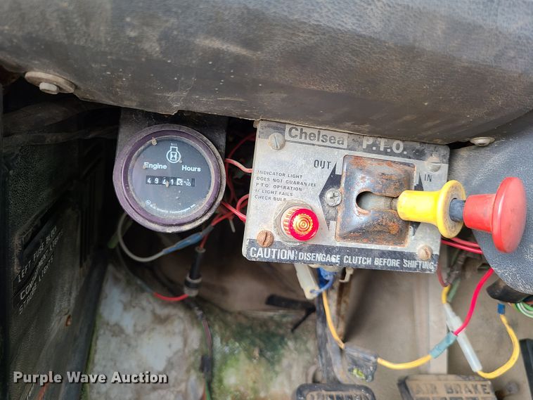 image for item IC9891 1989 Ford F700  bucket truck