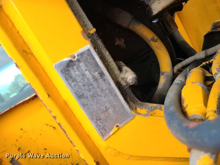 image for item IC9891 1989 Ford F700  bucket truck