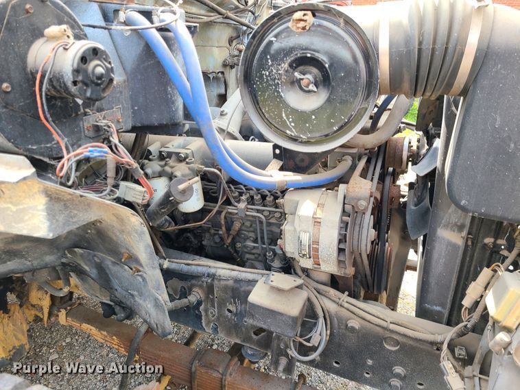 image for item IC9891 1989 Ford F700  bucket truck