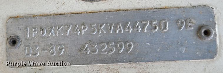 image for item IC9891 1989 Ford F700  bucket truck