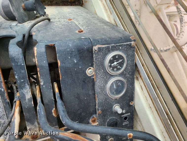 image for item IC9893 P&H RT50  crane