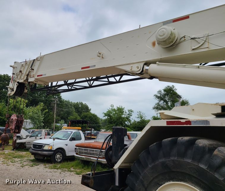 image for item IC9893 P&H RT50  crane