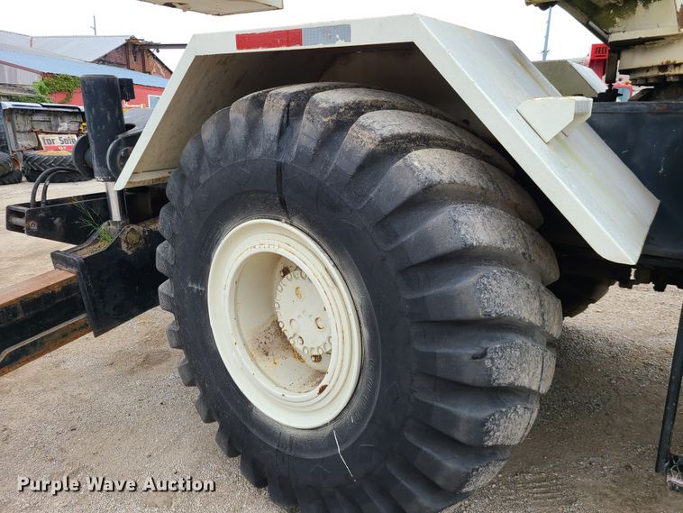 image for item IC9893 P&H RT50  crane