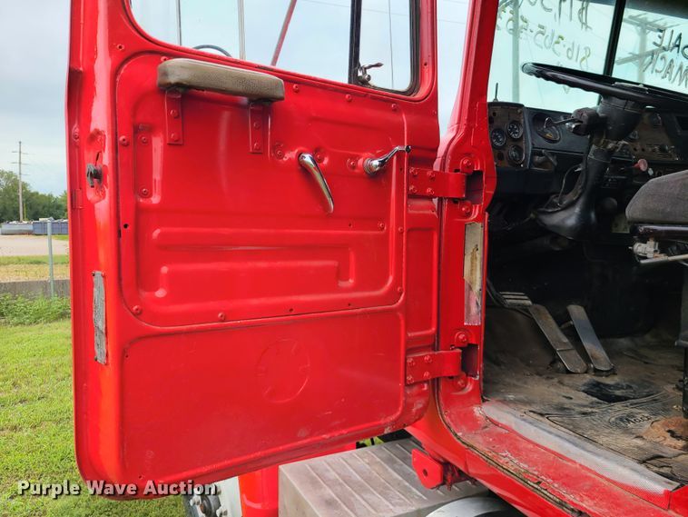 image for item IC9895 1982 Mack RWS786LST  dump truck