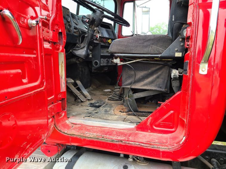 image for item IC9895 1982 Mack RWS786LST  dump truck