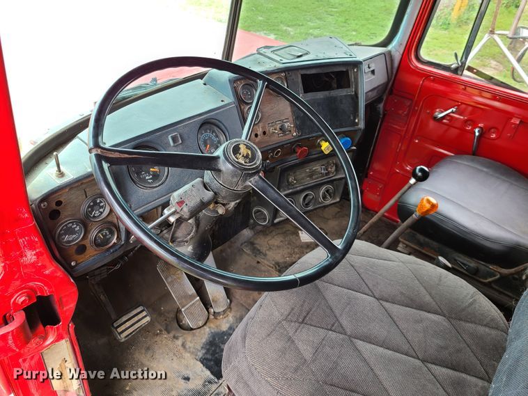 image for item IC9895 1982 Mack RWS786LST  dump truck